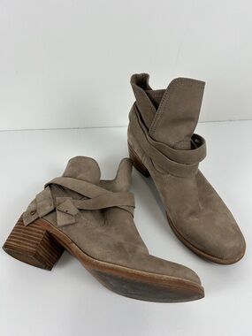 UGG ELORA SUEDE ANTILOPE TAUPE ANKLE HEELED BOOTS BOOTIES SIZE US 8.5 WOMENS